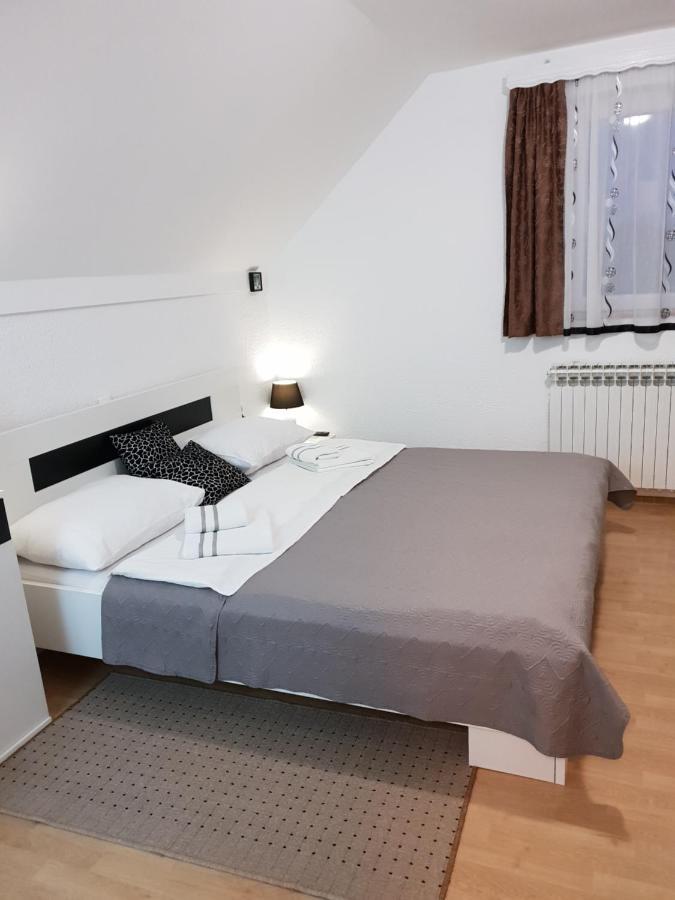 Apartments Nena Smoljanac Eksteriør bilde